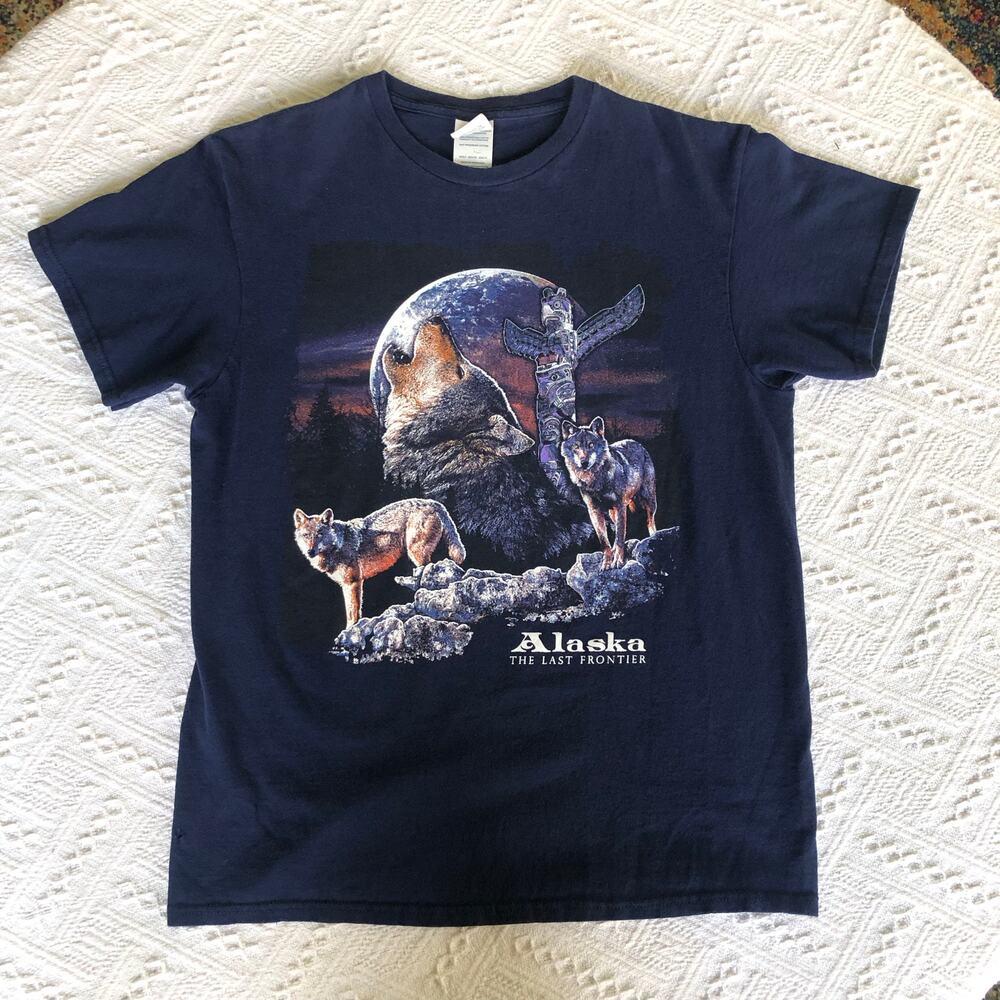 Y2K Alaska Wolf Moon Totem Graphic Tee Delta Pro Weight Navy M Animal Nature